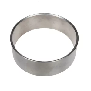 Tuleja stalowa zawieszenia przedniego mostu będąca zamiennikiem oryginału Agco montowanego w ciągnikach rolniczych marki Fendt