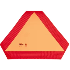 Naklejka ostrzegawcza w kształcie trójkąta ostrzegawczego. Naklejka posiada homologację.