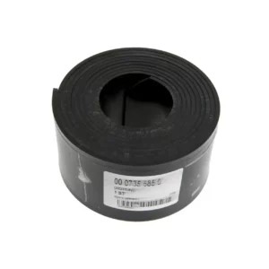 Oryginalna uszczelka sit o wymiaracha 243 x 60 x 3 mm i numerze katalogowym 735685.0 stosowana w kombajnach zbożowych marki Claas.