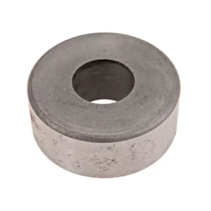 Oryginalna tuleja metalowa ścinana o wymiarach 10 x 25 x 10