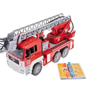 Wykonany w skali 1:16 z wysokojakościowego tworzywa sztucznego model wozu strażackiego MAN TGA z drabiną i sygnałem marki Bruder o numerze katalogowym U02771. Model o wymiarach 47 x 17