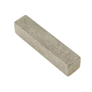 Oryginalny klin o wymiarach 6 x 6 x 28 mm i numerze kataklogowym LA350384228