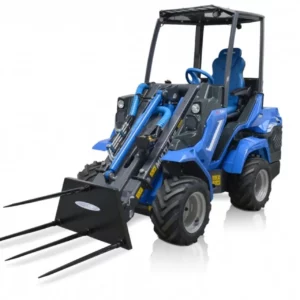 Oryginalne widły do bel z trzema zębami o numerze katalogowym C890401. Widły przystosowane są do współpracy z ładowarkami marki MultiOne. Posiadają szerokość 80 cm i długość dolnych zębów 110 cm oraz górnego zęba 80 cm.