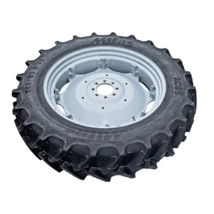 Felga z oponą marki Mitas o wymiarach 340/85R38