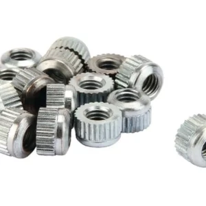 Nakrętka wciskana głowicy noża (15)