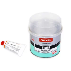 Szpachlówka wykończająca zawierająca drobne wypełniacze