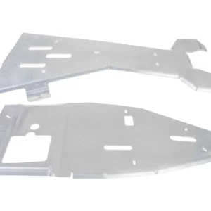 Zestaw osłon podwoozia przeznaczonych do quadów Scrambler marki Polaris. Osłony wykonano z twardego