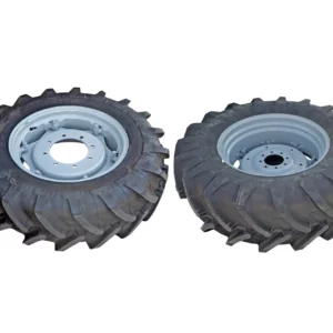 Komplet przednich kół z oponami marki Michelin w rozmiarze 320/85 R24