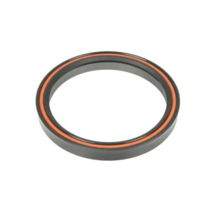 Pierścień zgarniający o wymiarach 36 x 45 x 7 x 10 mm i numerze katalogowym 364571.0