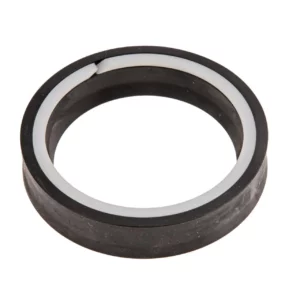 Pierścień manszeta siłownika podnoszenia hederu o wymiarach 46 x 58 x 12 mm i numerze katalogowym 712373CK