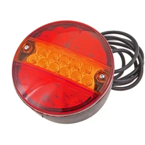 Lampa zespolona tylna LED o napięciu pracy 12/24 V i numerze katalogowym 1400681220 szeroko stosowana w maszynach i pojazdach rolniczych wielu marek.